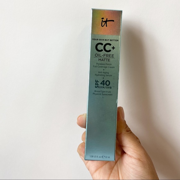 it cosmetics Other - NWT IT Cosmetics CC+ Cream Oil-Free Matte Medium